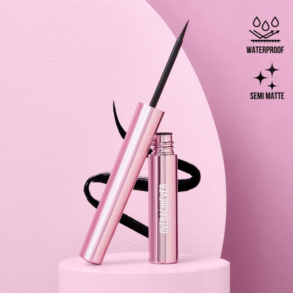 DRAW THE LINE OVERACHIEVER INFINITY WEAR LIQUID LINER IN BLACK
